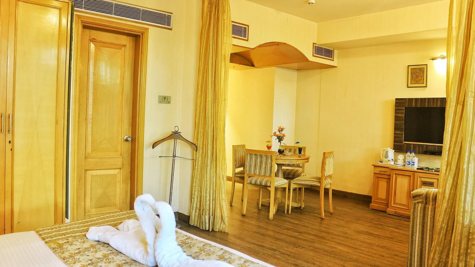 Dee Marks Airport Hotel & Resorts New Delhi