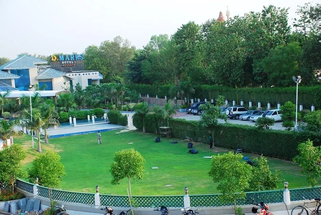 Dee Marks Airport Hotel & Resorts New Delhi 4*,