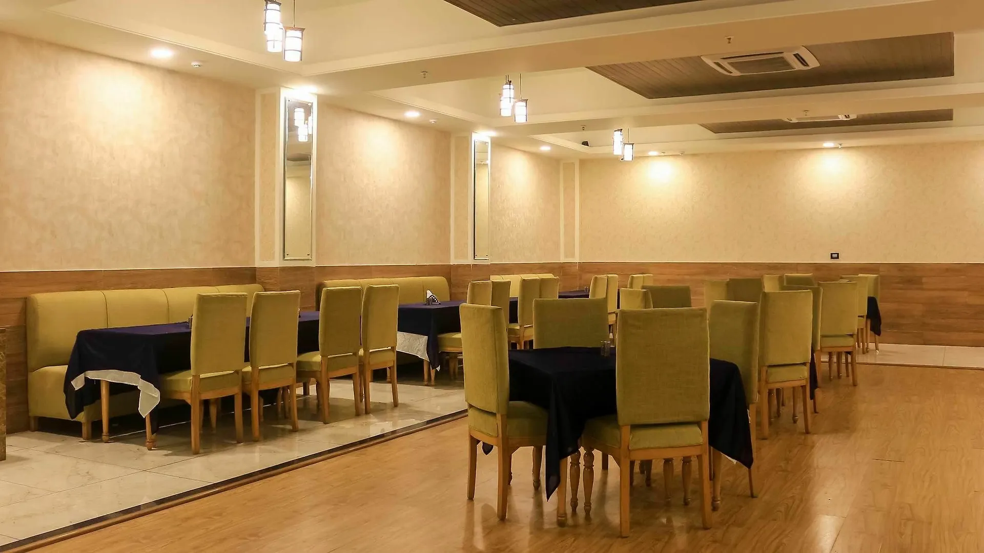 Dee Marks Airport Hotel & Resorts New Delhi Inde